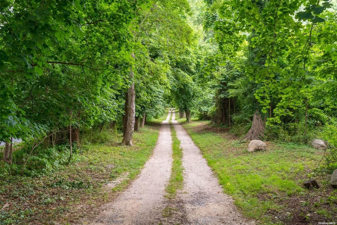 Photo of 149 Old Field Road