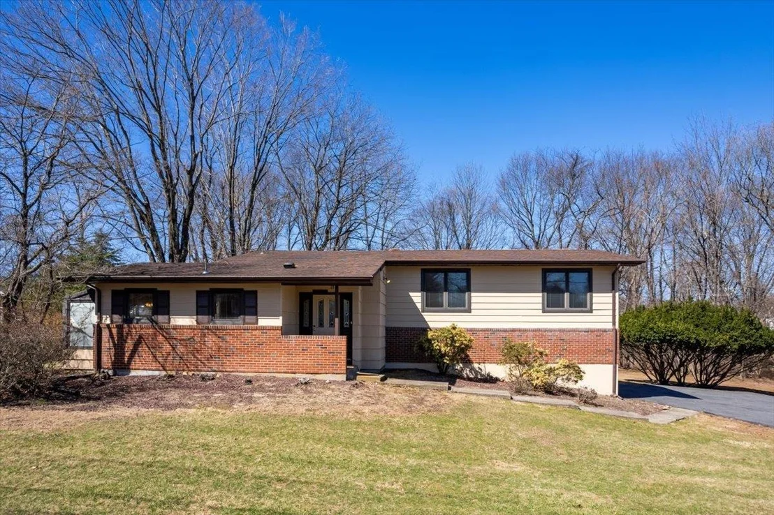 Photo of 13 Barrie Drive