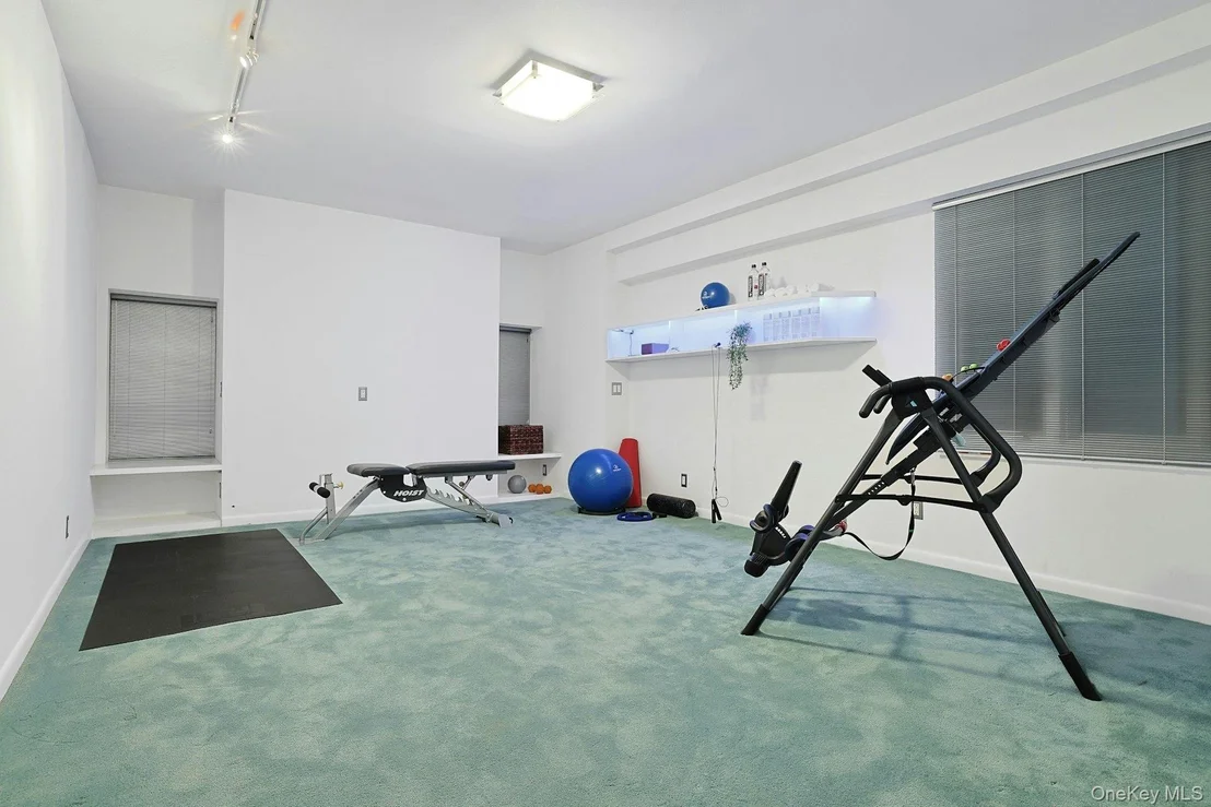 Photo of 10 Cypress Point Drive