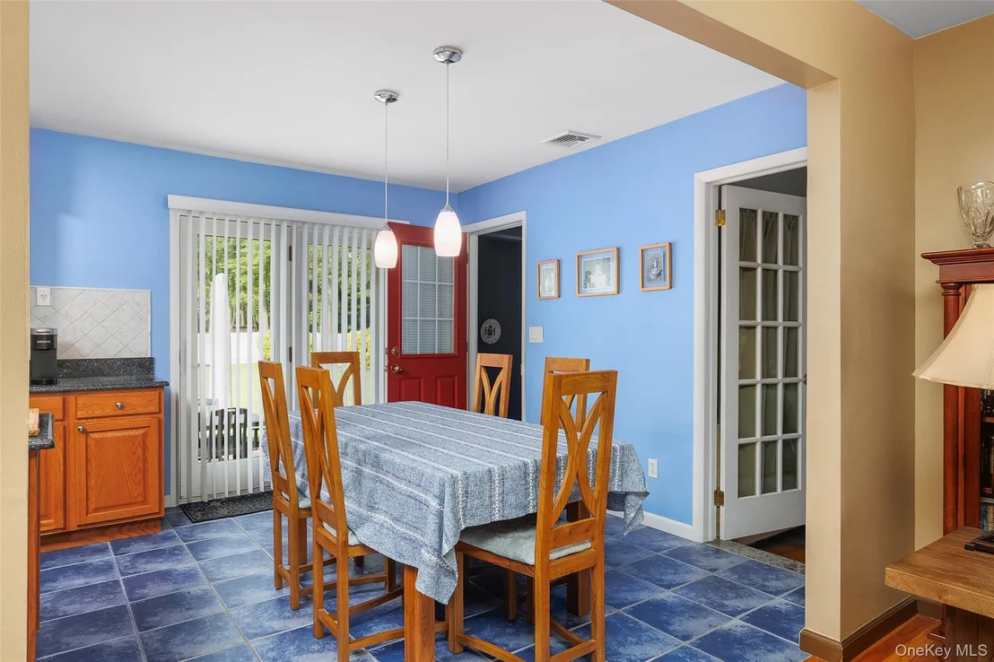 Photo of 44 Juniper Avenue