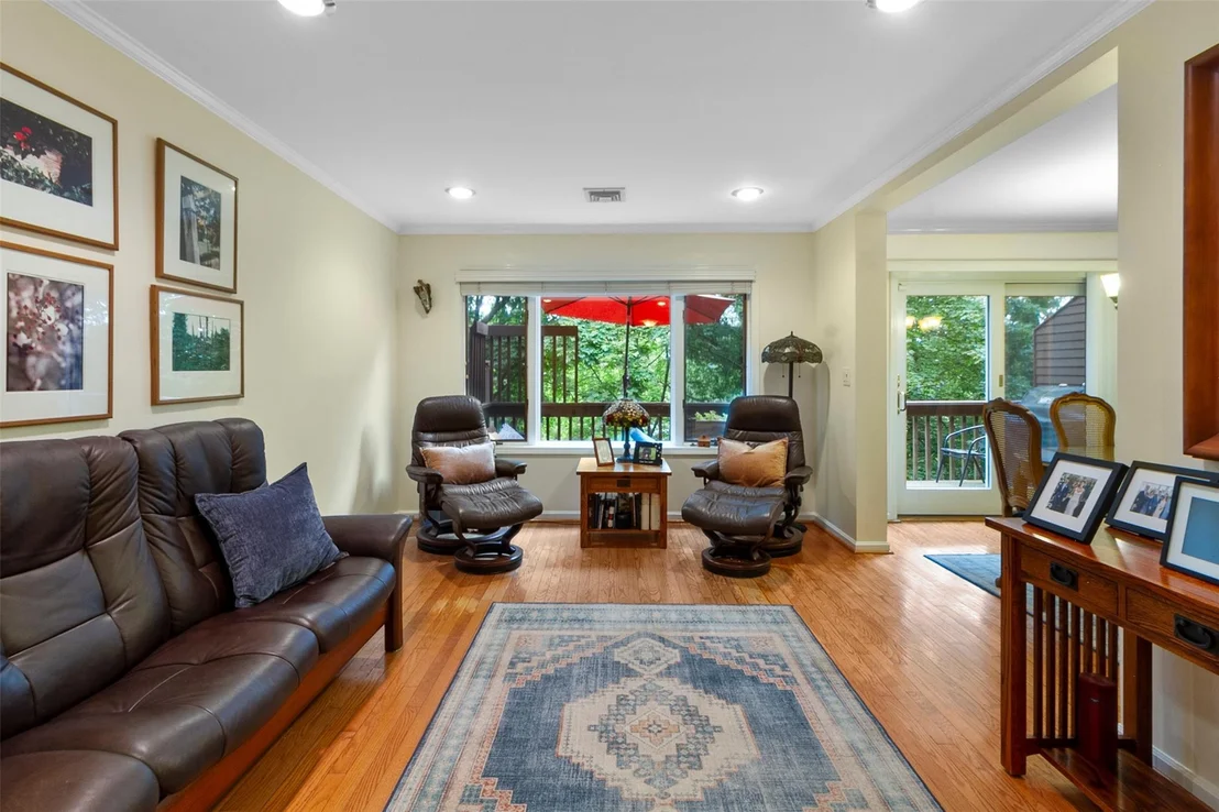 Photo of 8 Knoll View