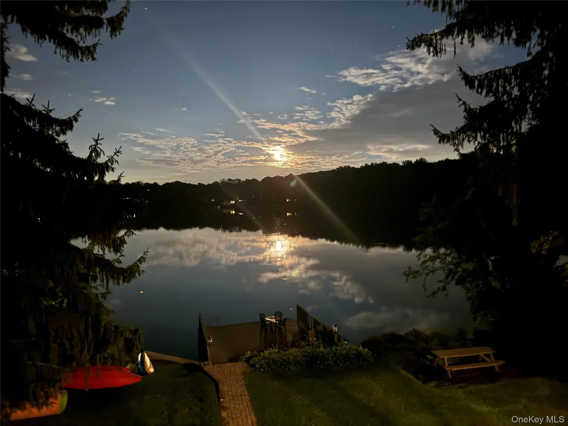 Photo of 11 Lakeside Road
