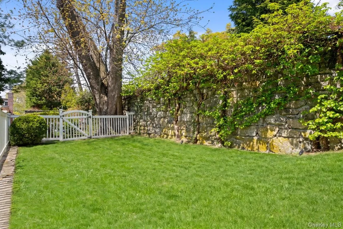 Photo of 1020 Constable Drive