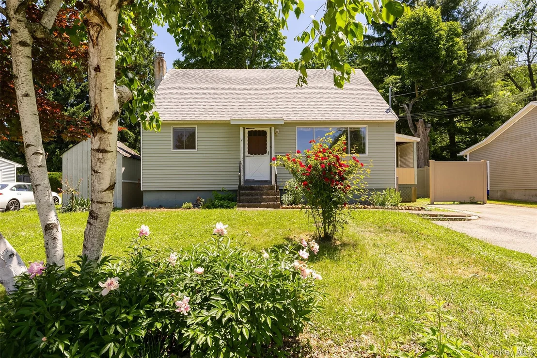 Photo of 22 Howland Avenue