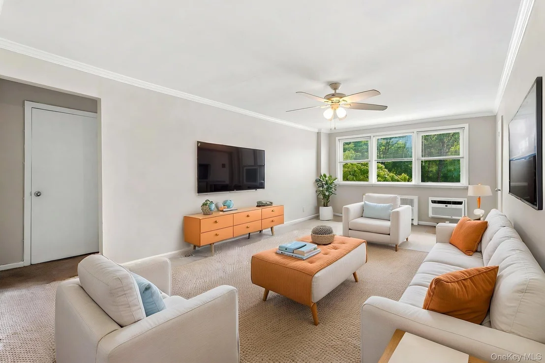 Photo of Unit D at 19 Avon Circle