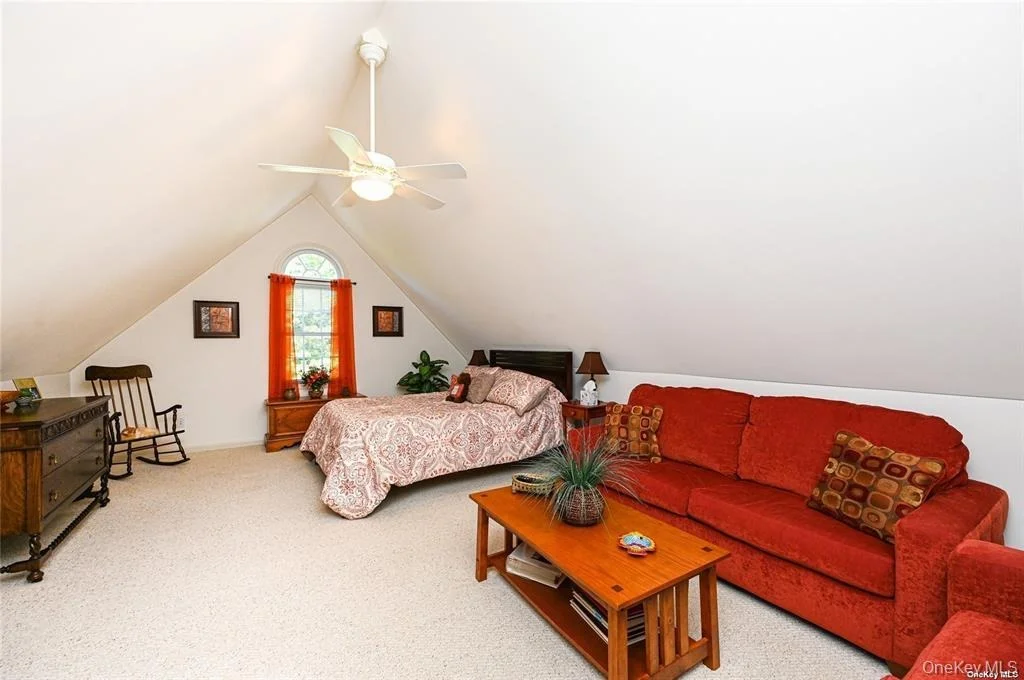 Photo of 828 Pondview Road