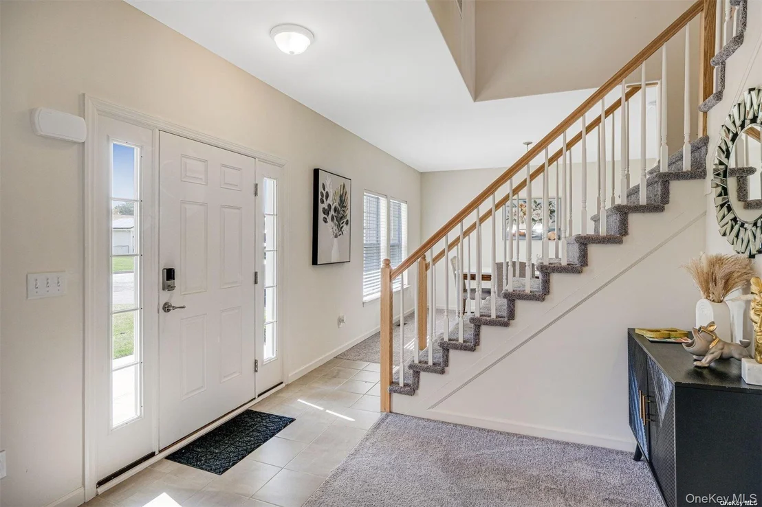 Photo of 7 Pondview Circle