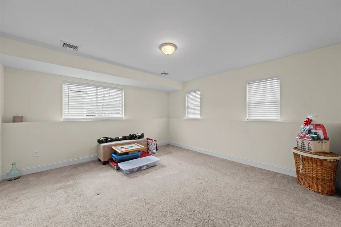 Photo of 394 Bailey Road