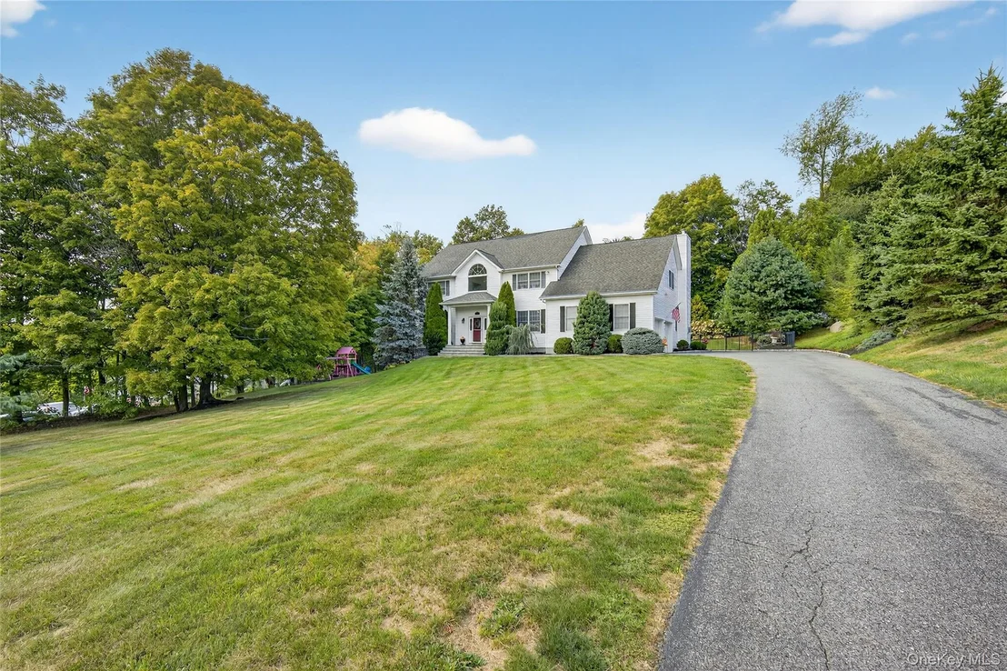 Photo of 14 Meadow Crest Drive