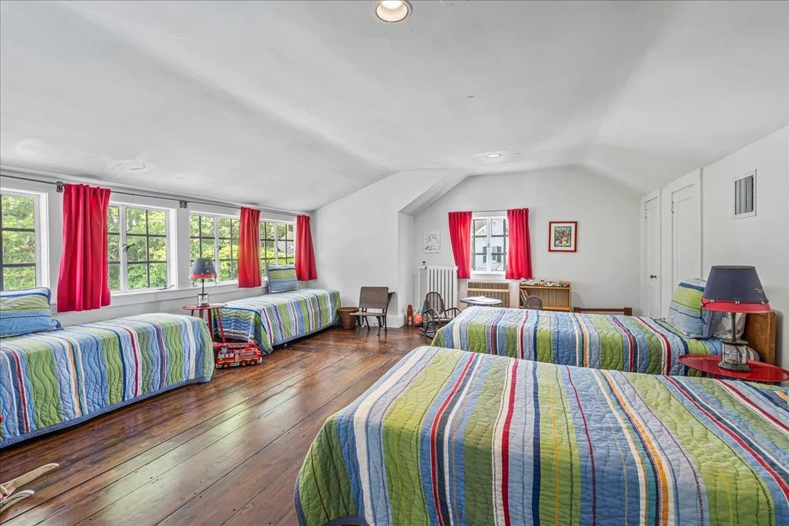 Photo of 50 Shore Road