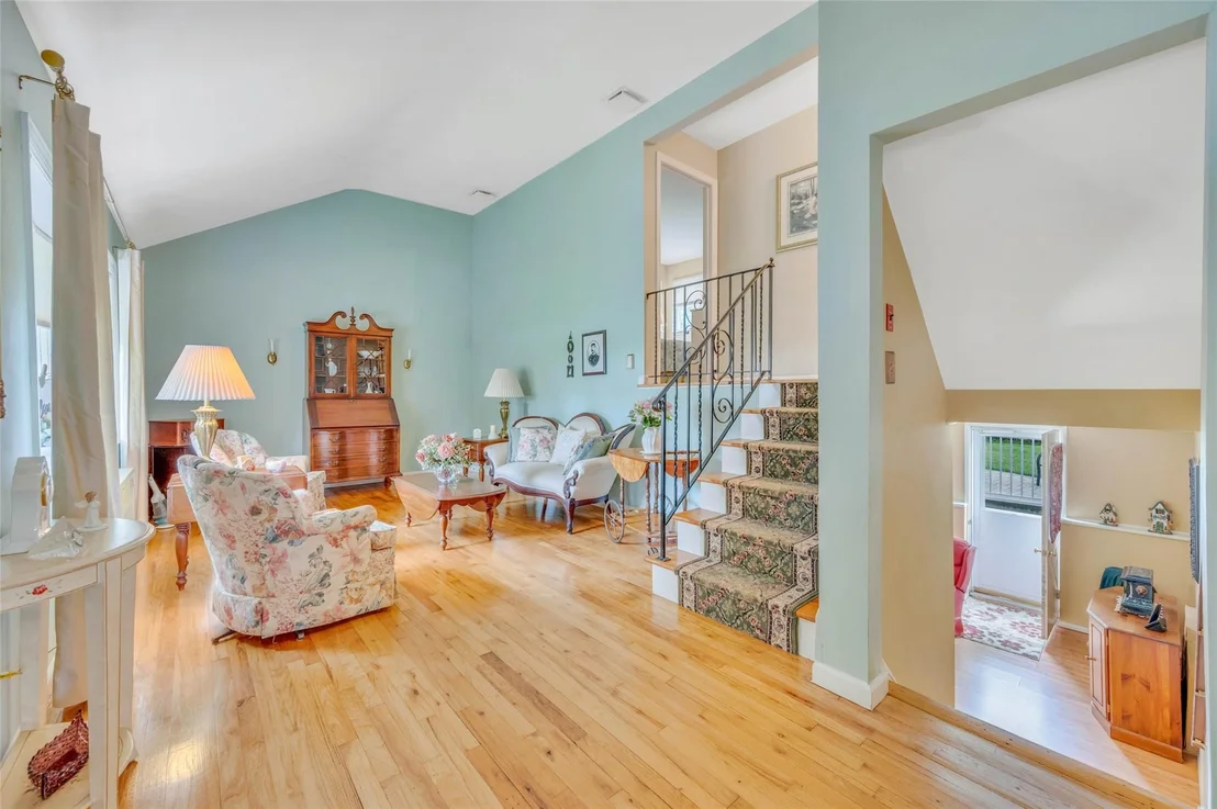 Photo of 15 Peony Lane