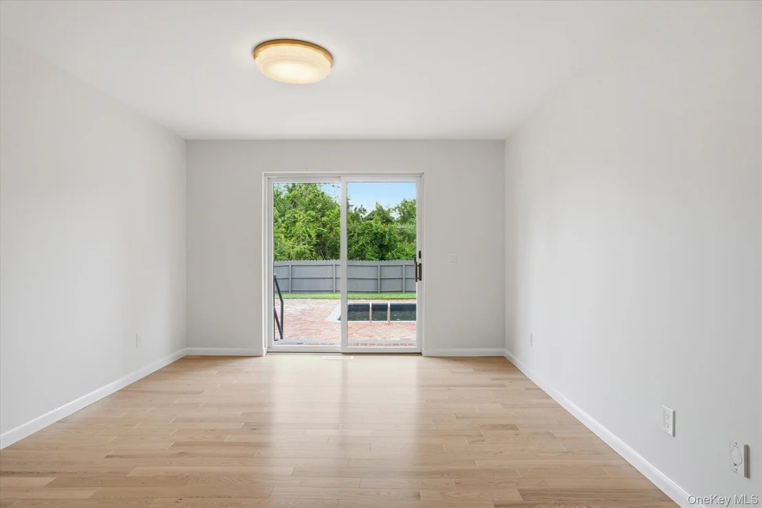Photo of 177 Herricks Lane
