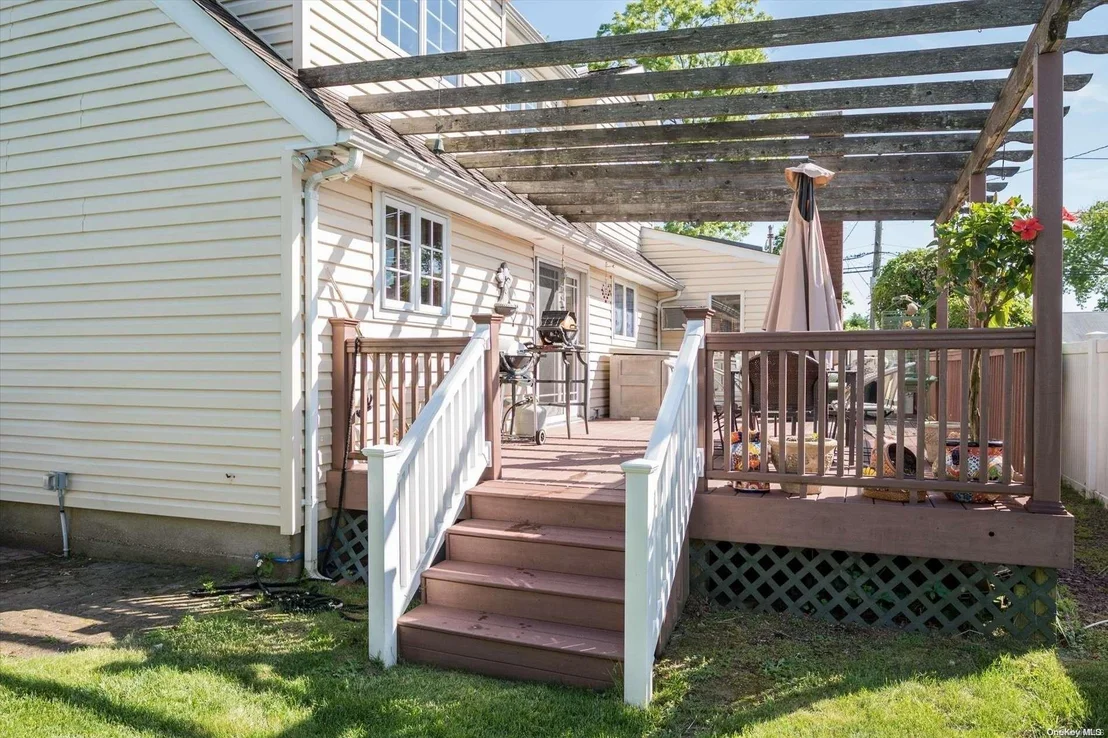 Photo of 467 Freeman Avenue