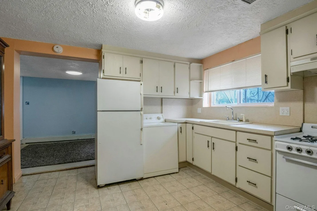 Photo of 1103 Stadium Avenue
