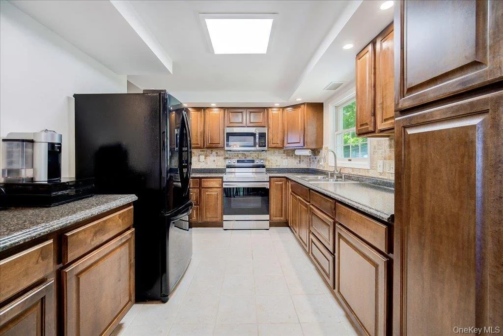 Photo of 553 Lake Road