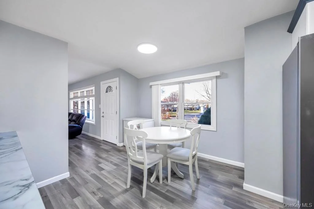 Photo of 10 Westwind Drive