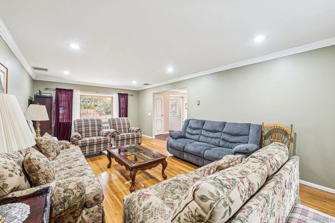 Photo of 9 Princeton Drive