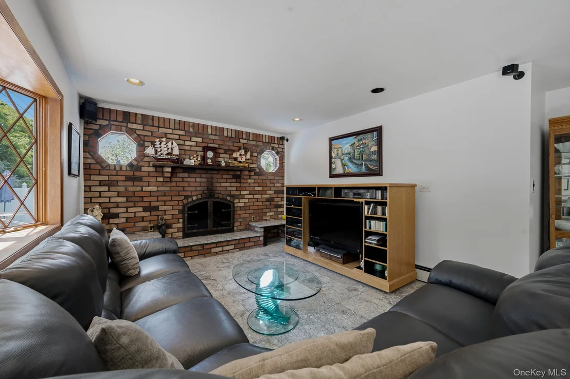 Photo of 10 Arcadia Drive