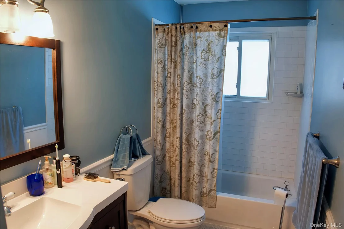 Photo of 215 Lakeside Trail
