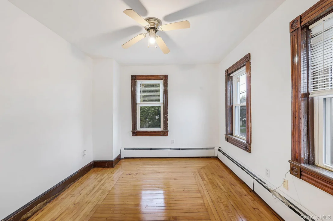 Photo of 708 Burlingham Road