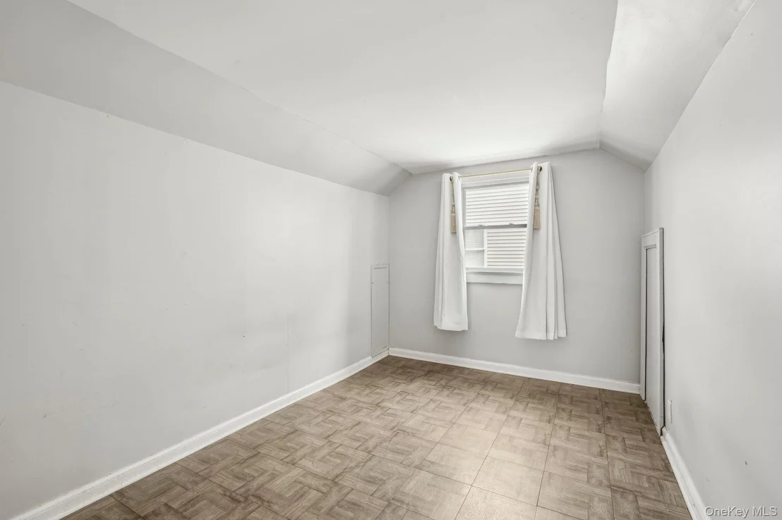 Photo of 12 Highview Avenue