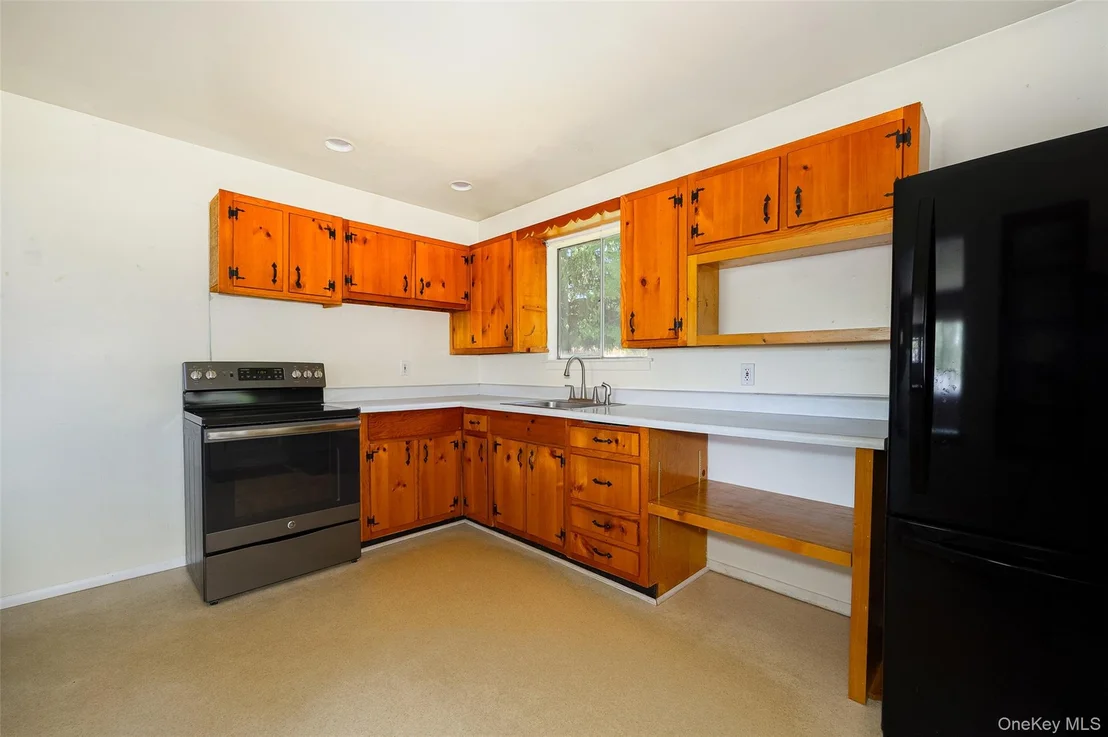 Photo of 22 Howland Avenue
