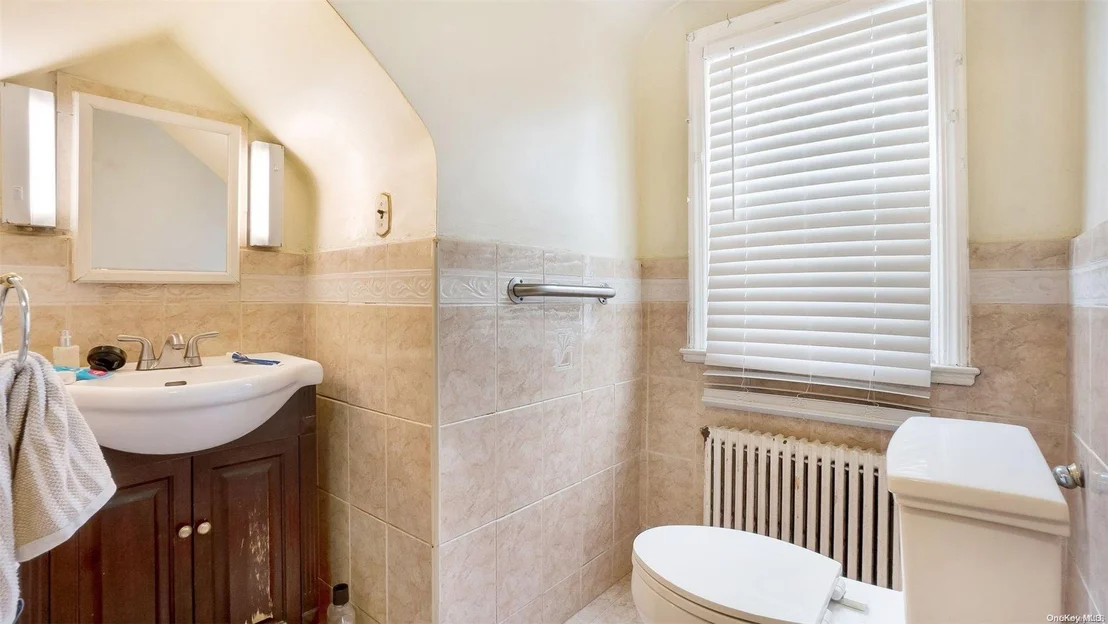 Photo of 220 Cedar Street