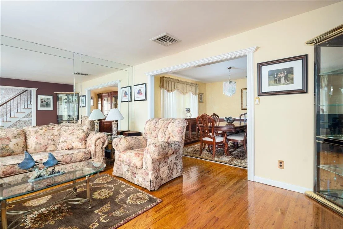 Photo of 897 Second Avenue