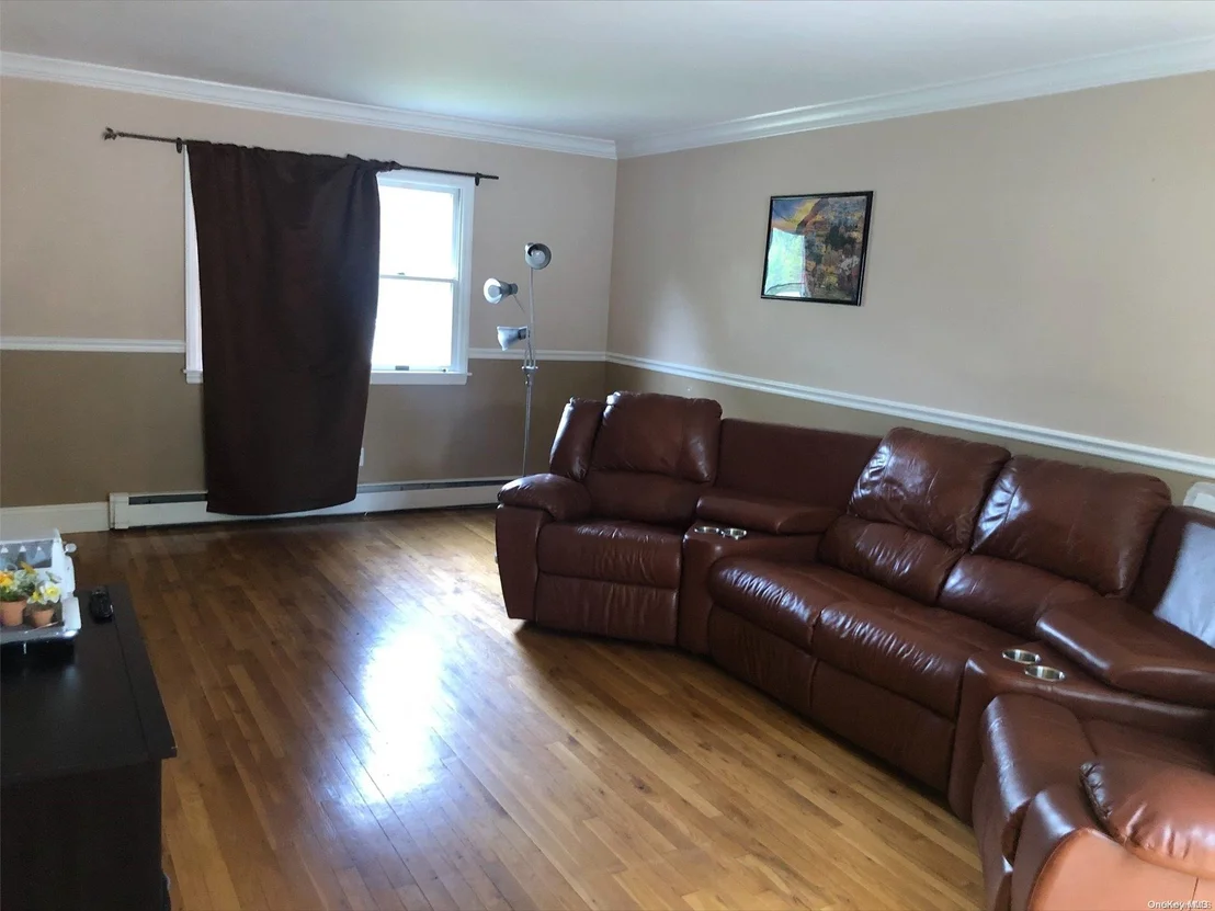 Photo of 52 W Woodside Avenue