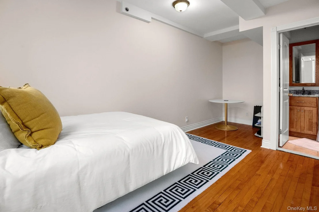 Photo of Unit PH4 at 88 Broadway