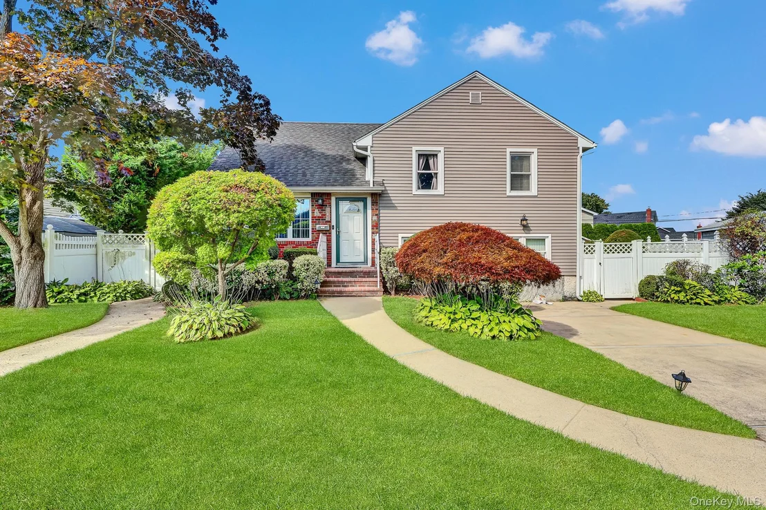 Photo of 948 Simon Place