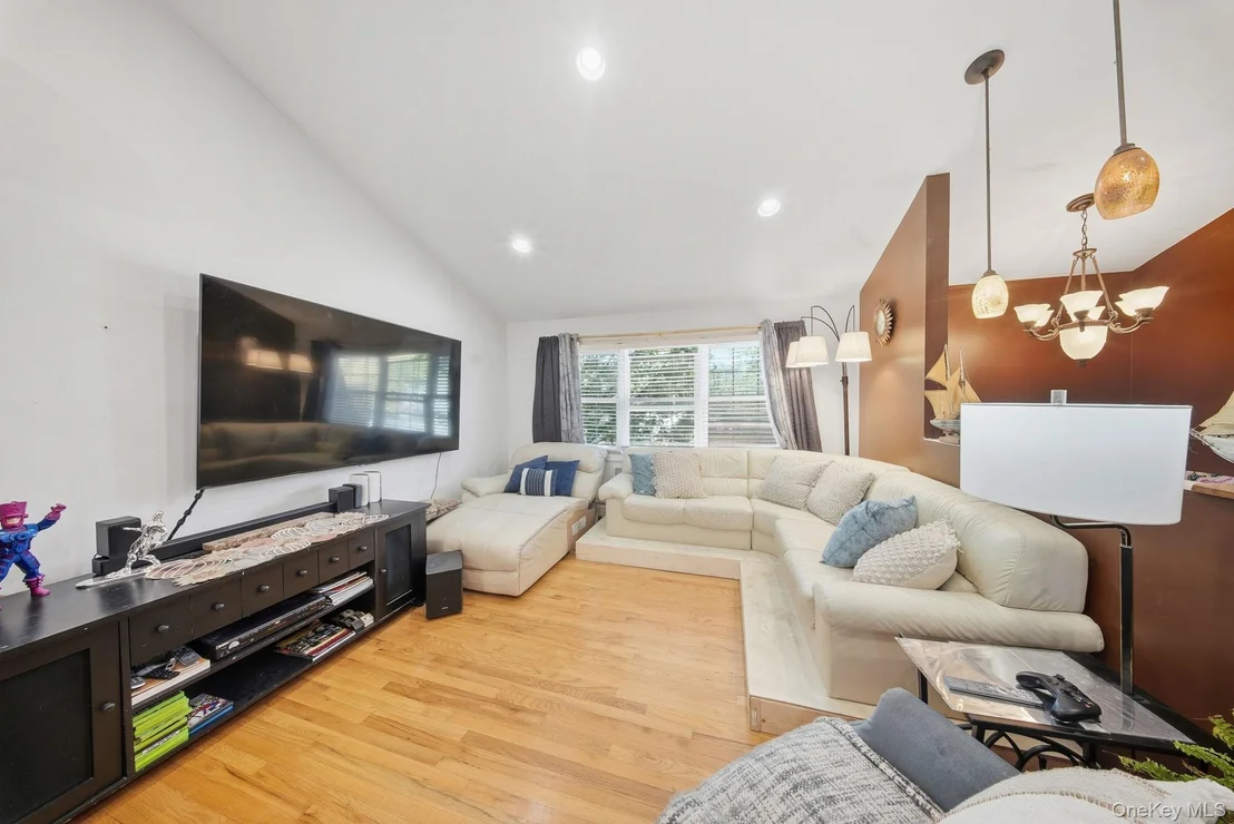 Photo of 7 Dussenbury Drive