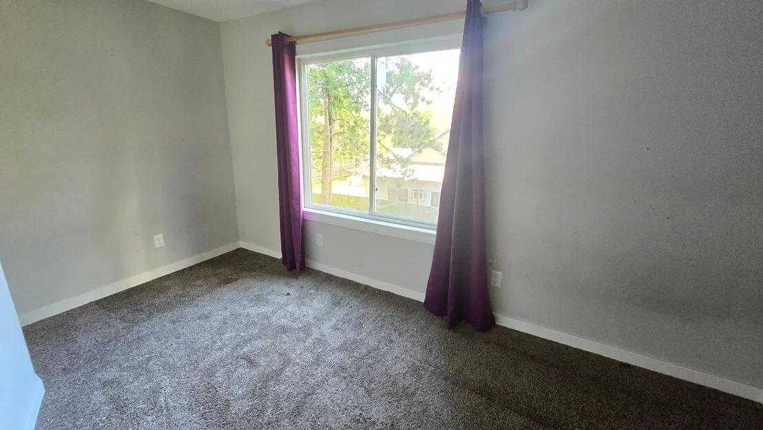 Photo of 340 River Drive W