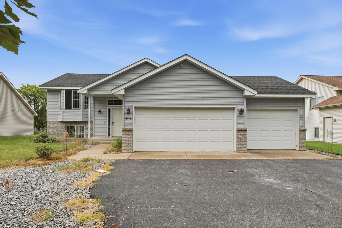 Photo of 2910 Crescent Ridge Trail