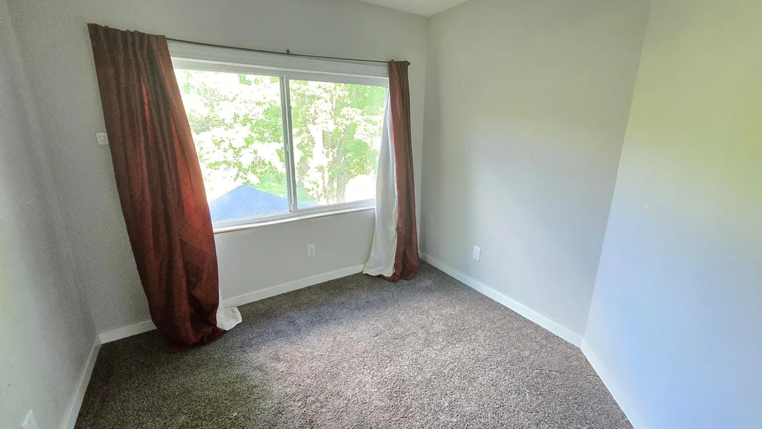 Photo of 340 River Drive W