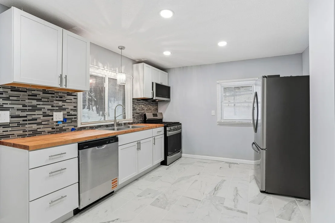Photo of 9350 Roy Road