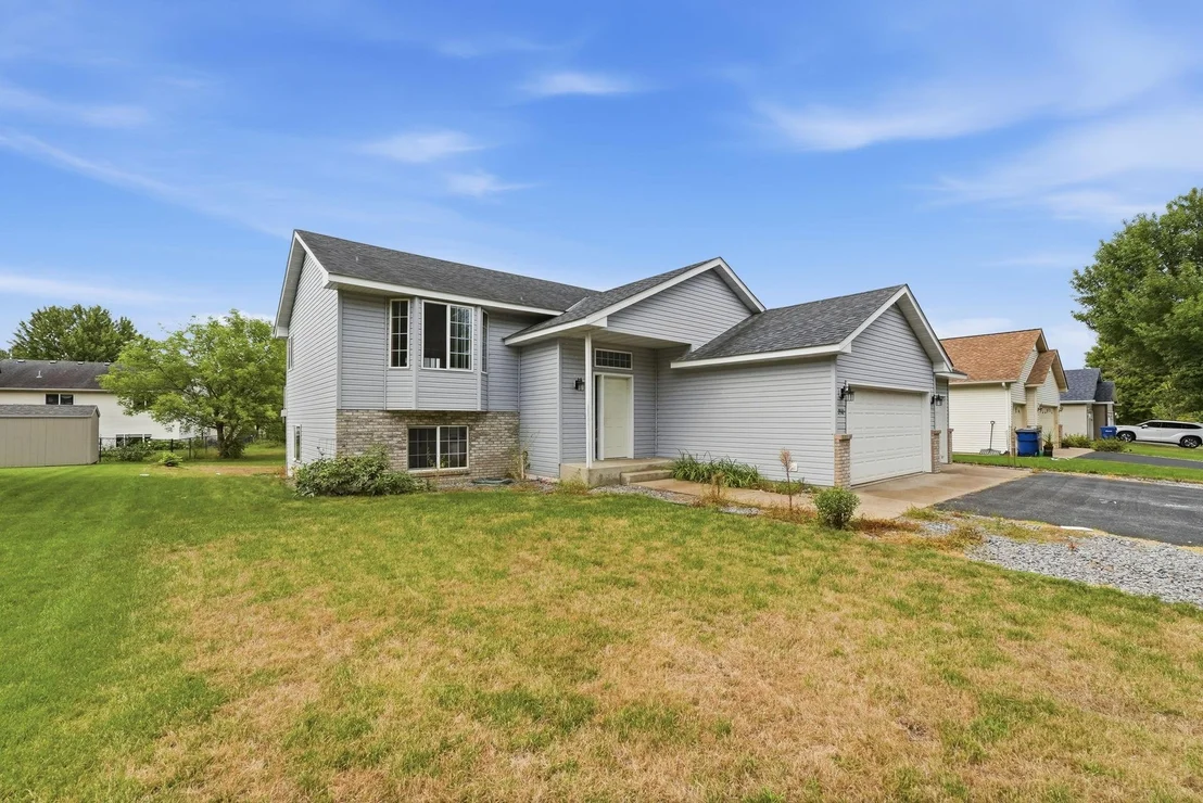 Photo of 2910 Crescent Ridge Trail