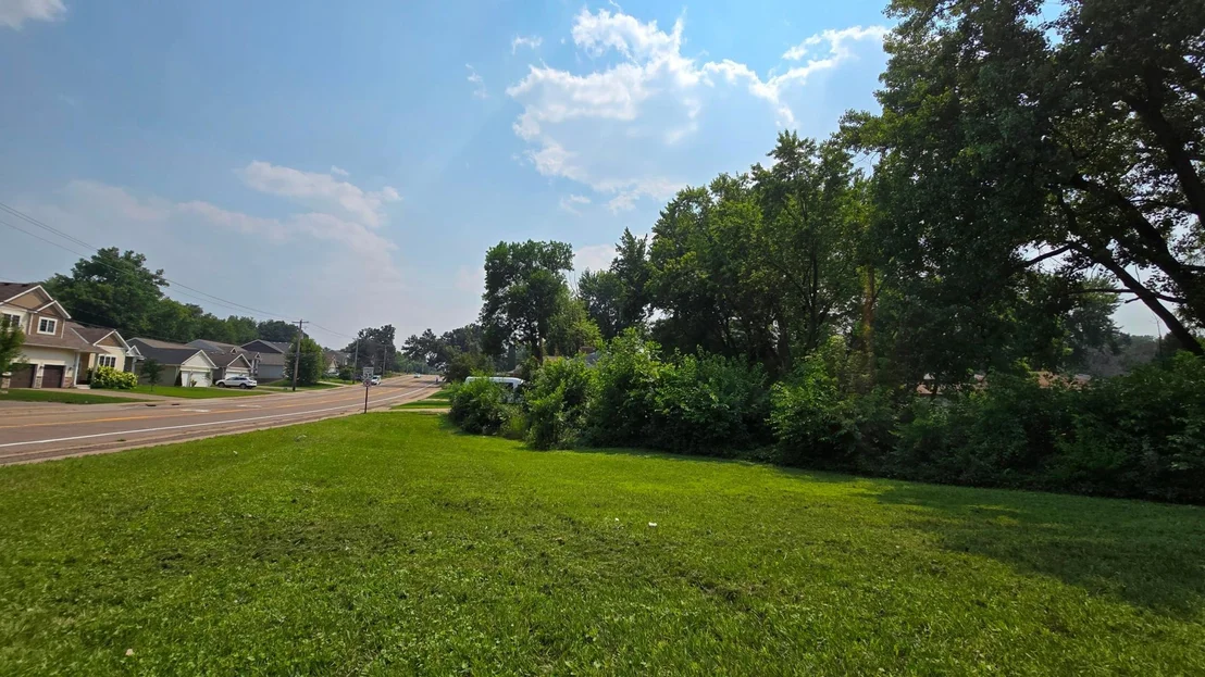 Photo of 3949 Douglas Drive N