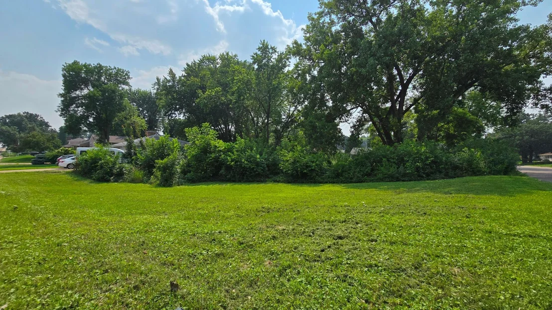Photo of 3949 Douglas Drive N