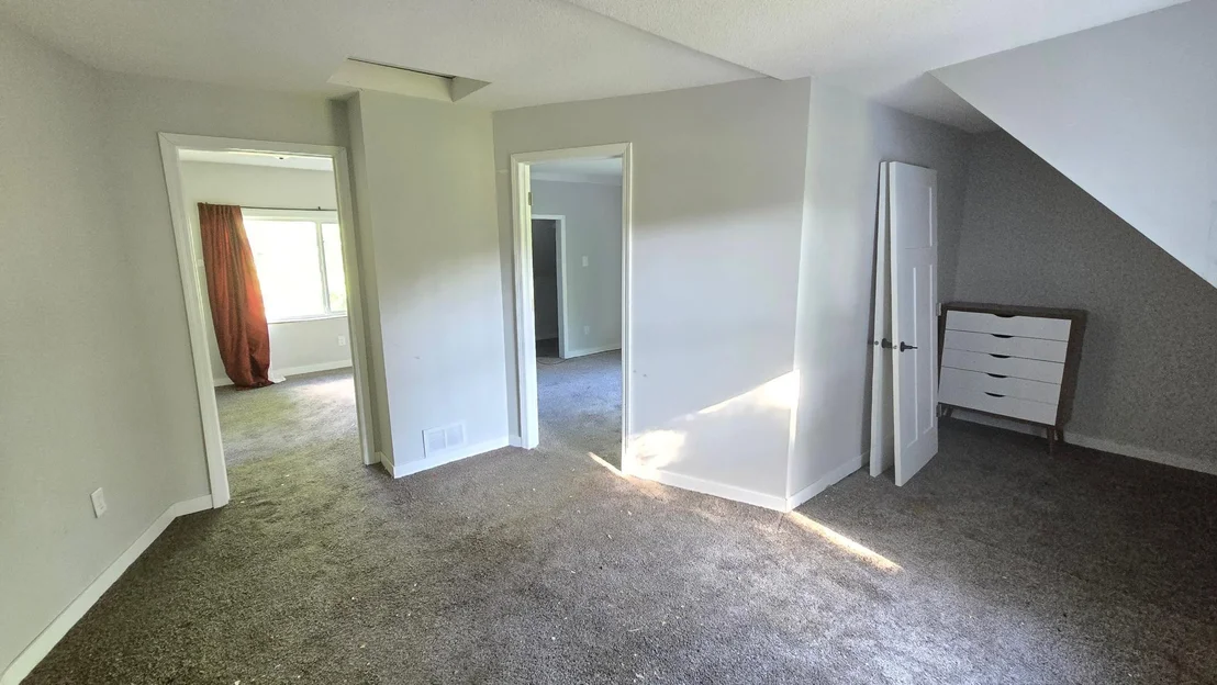 Photo of 340 River Drive W
