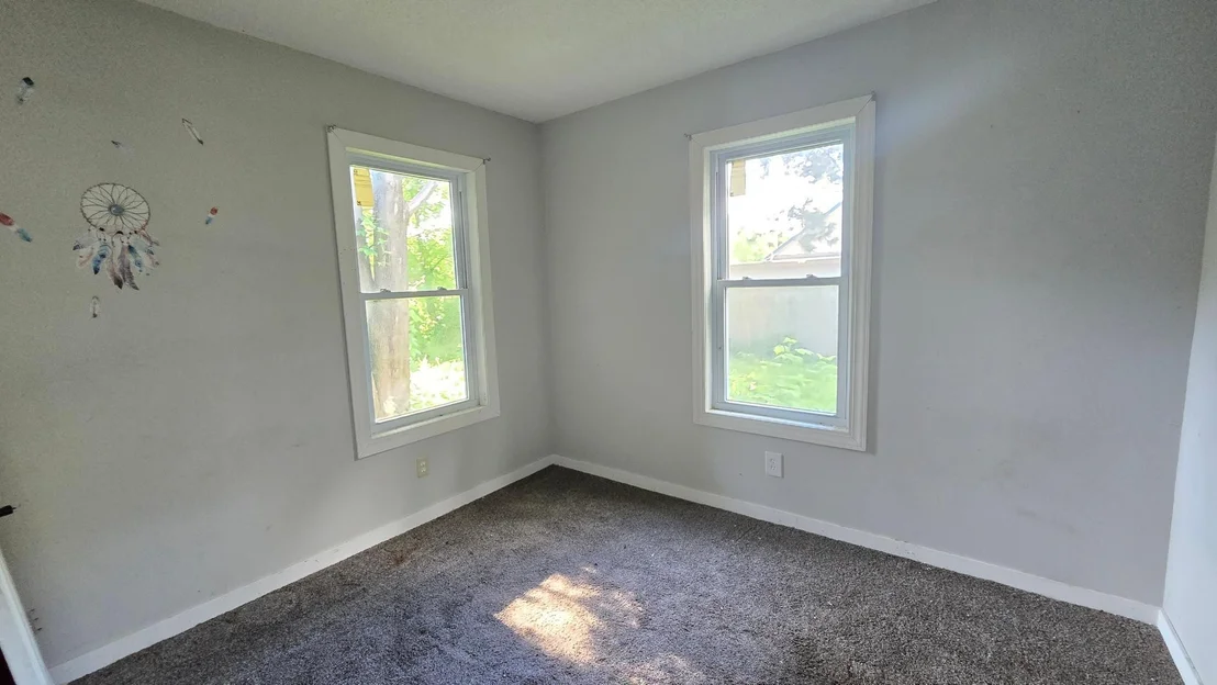 Photo of 340 River Drive W