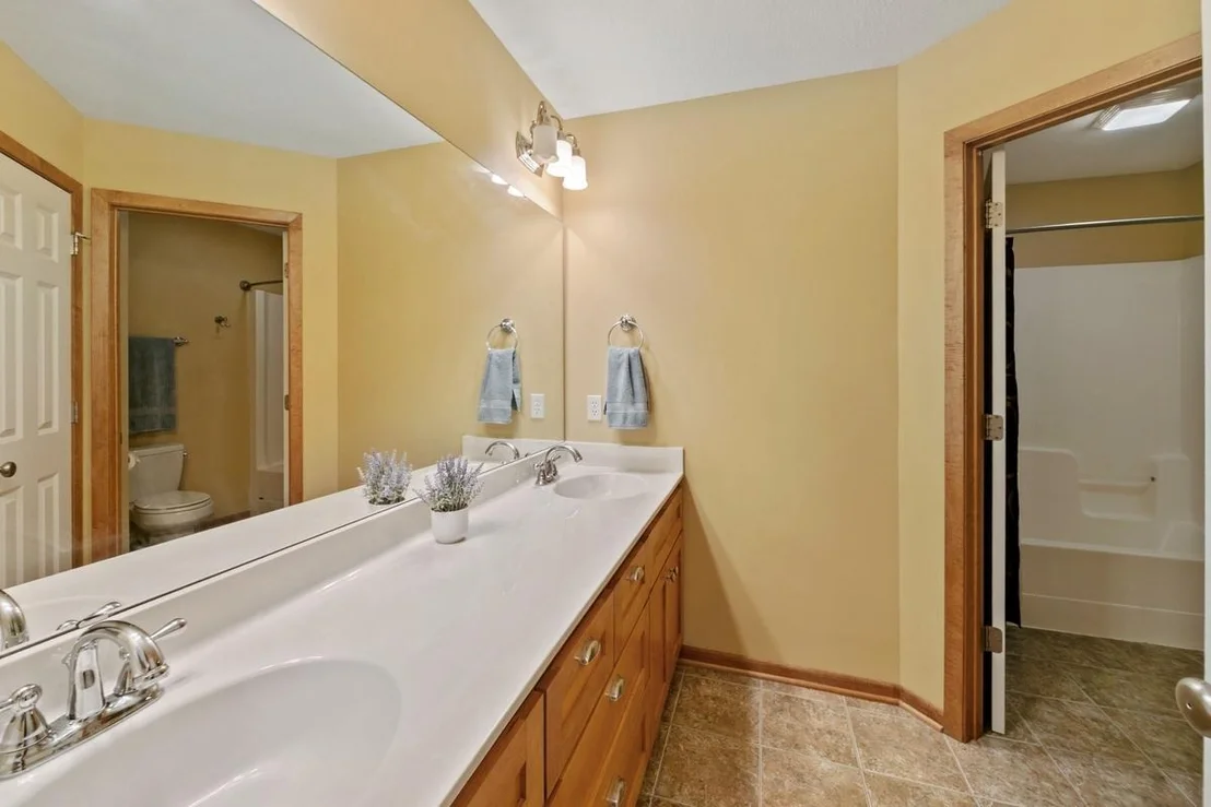 Photo of 2297 Fieldstone Curve