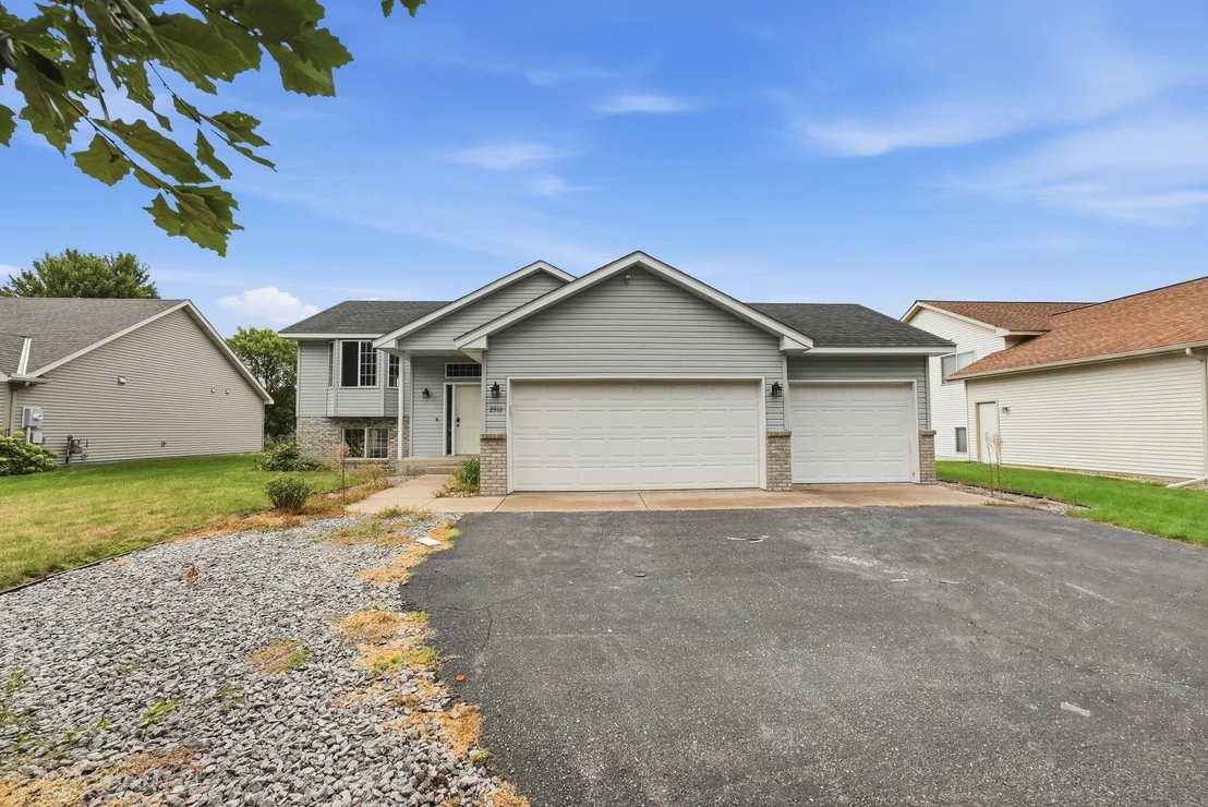 Photo of 2910 Crescent Ridge Trail