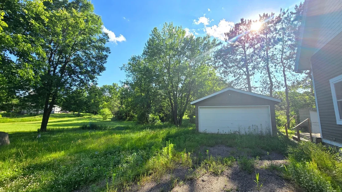 Photo of 340 River Drive W