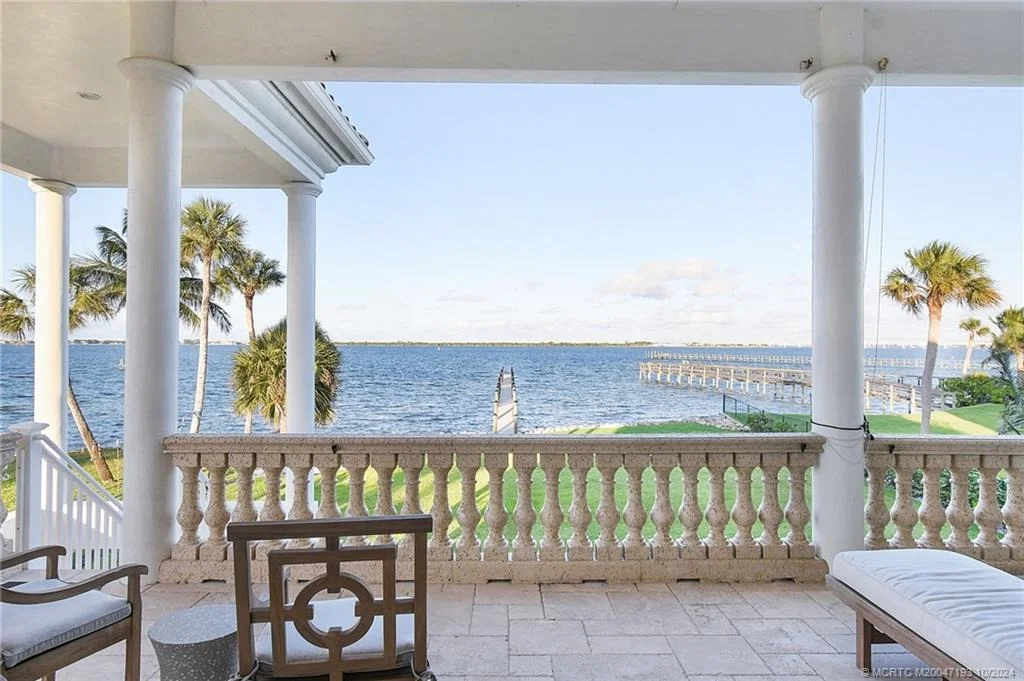 Photo of 102 N Sewalls Point Road