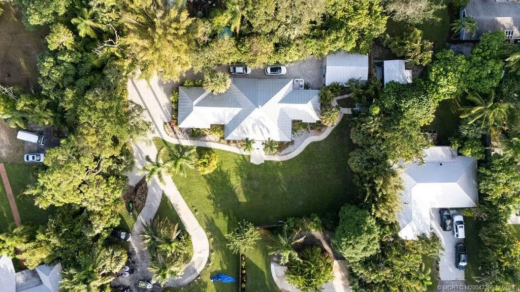 Photo of 535 SW Siesta Way