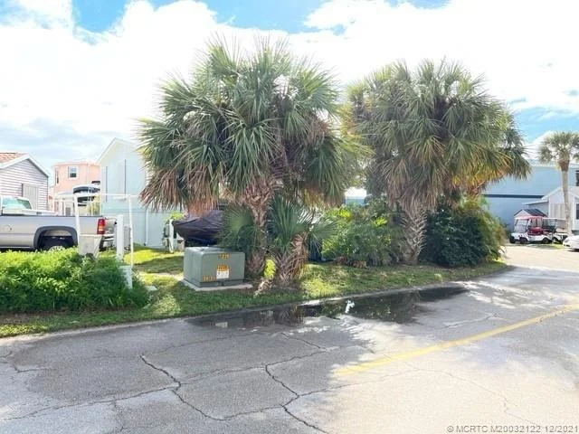 Photo of 1099 Nettles Boulevard