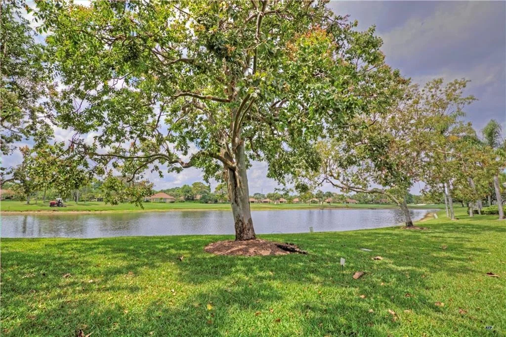 Photo of 6908 SE Pacific Drive