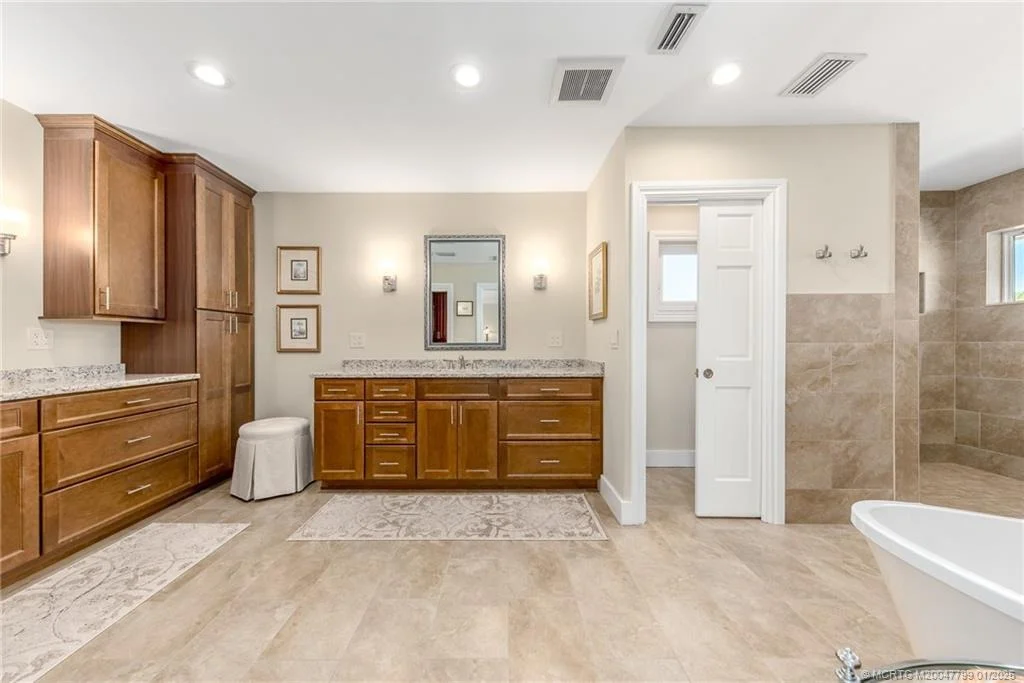 Photo of 2996 SE Fairway W