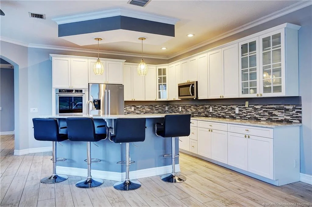 Photo of 18421 Lake Bend Drive